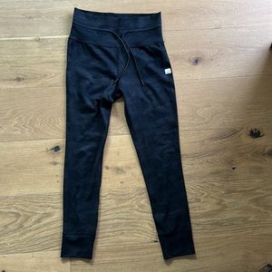 Vuori Jogger - Black/Camo - LIKE NEW